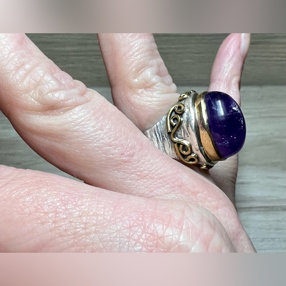 Vintage Heavy Sterling Silver & Gold Accented Amethyst Cabochon Ring, Size 7 - Picture 8 of 9